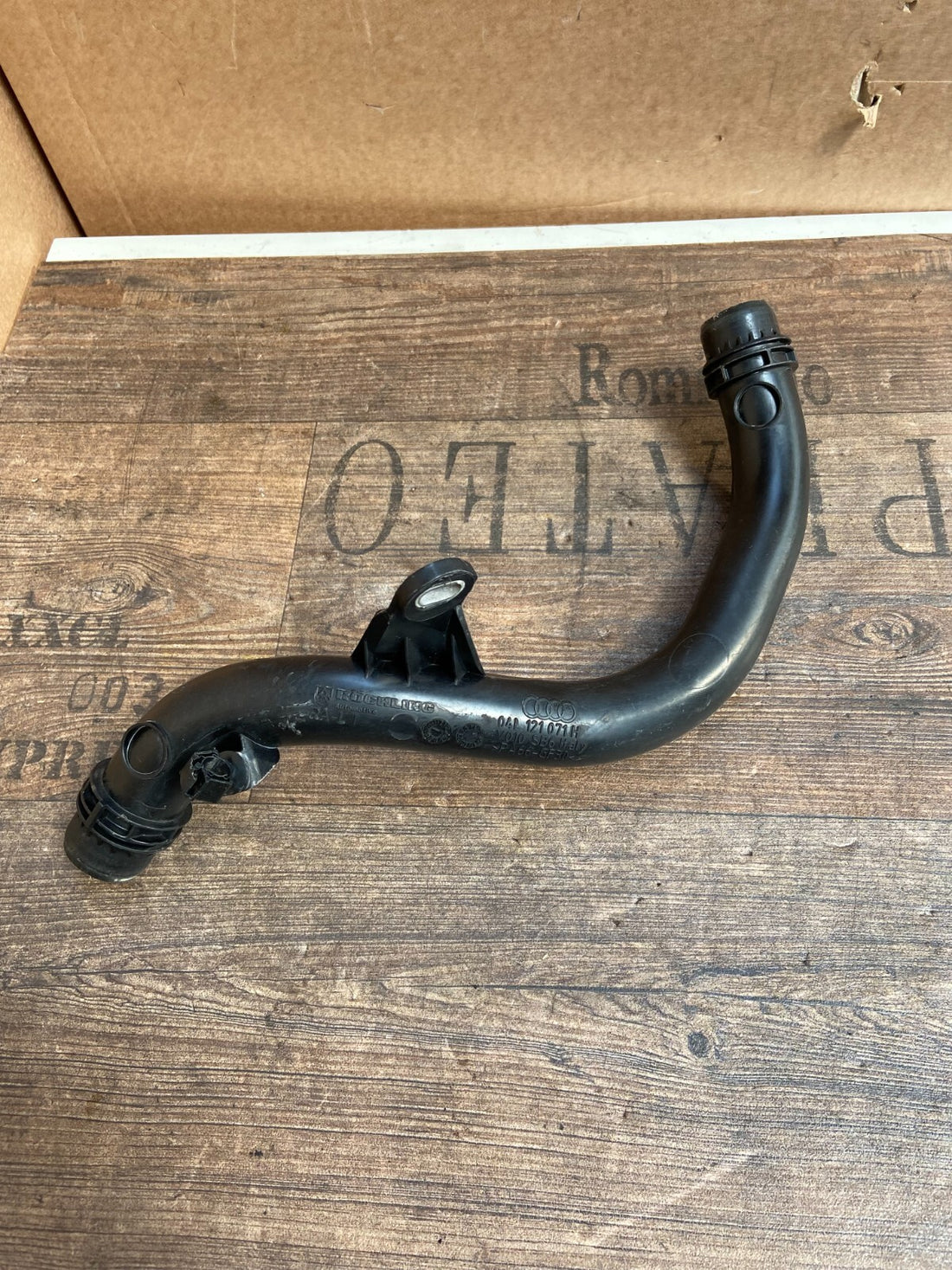Original VW AUDI Seat Skoda 2.0 TDI CNH Kühlmittelrohr links 04L121071H