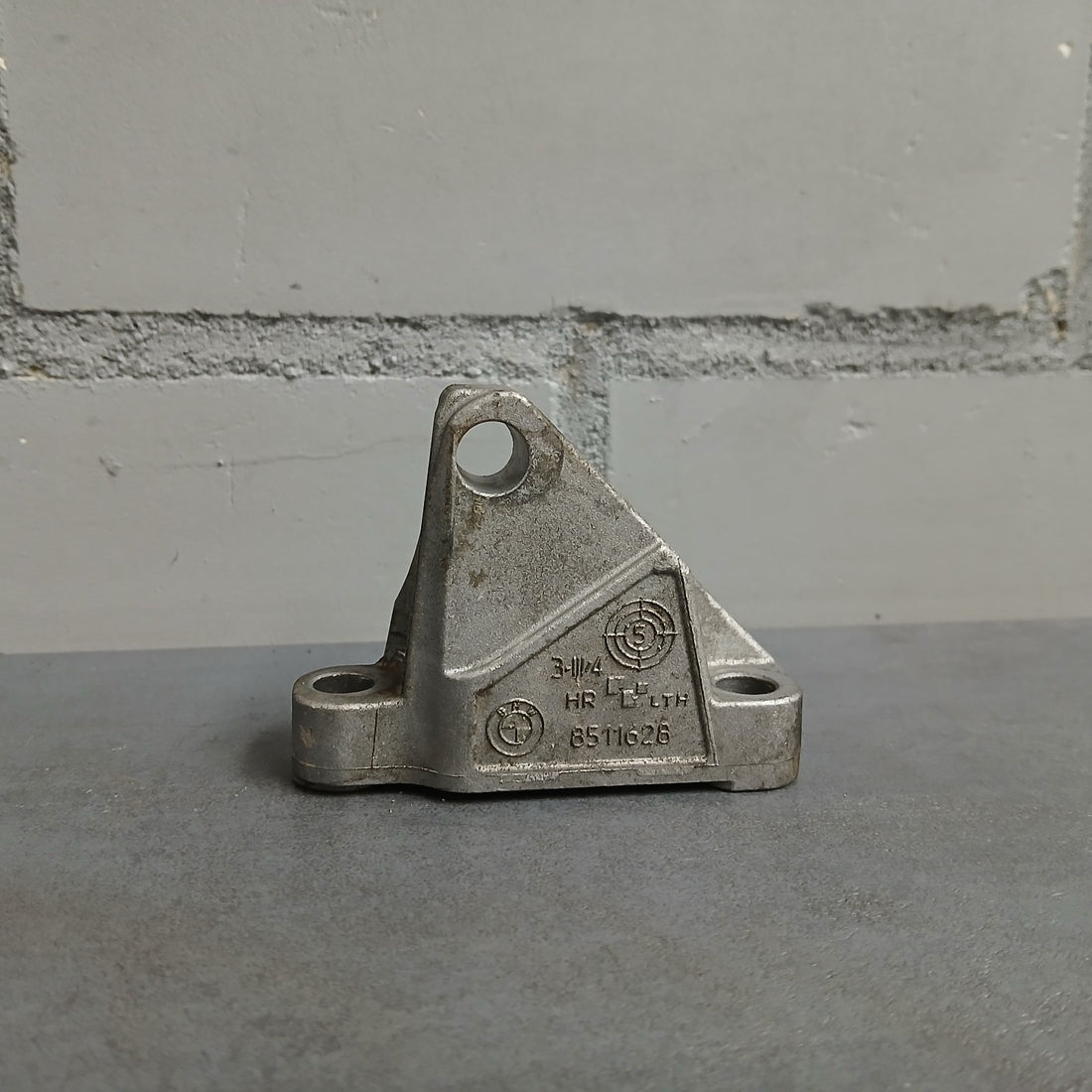 Kraftstoffpumpe Halterung Original BMW 8511628