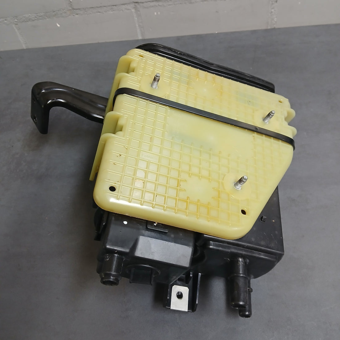 Ford Kuga III Aktivkohlefilter oder Kraftstoffdampf-Auffangbehälter HU5A9B328BB