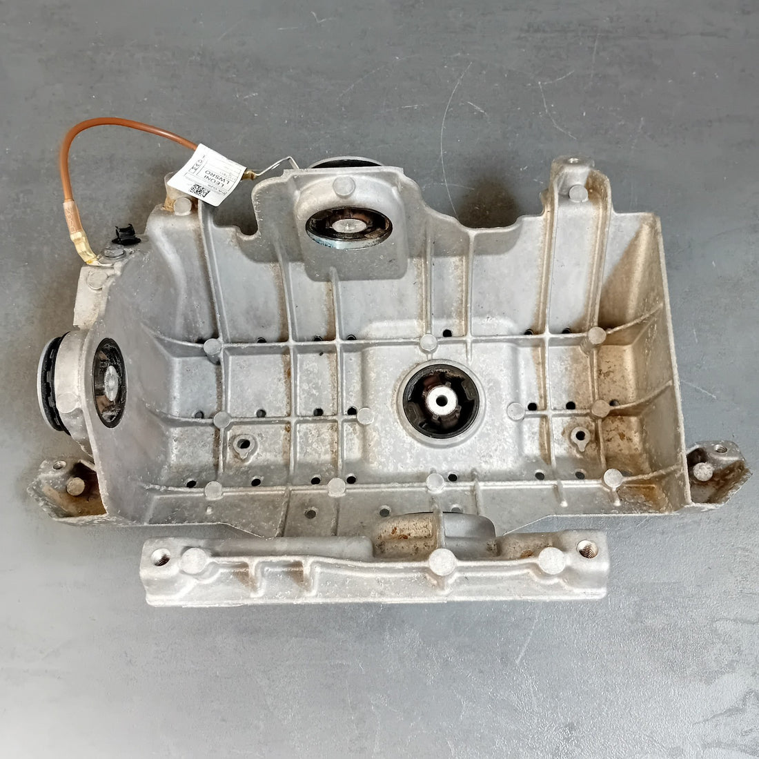 BMW i4 eDrive40 G26 BJ.2022 Klimakompressorhalterung 100007199