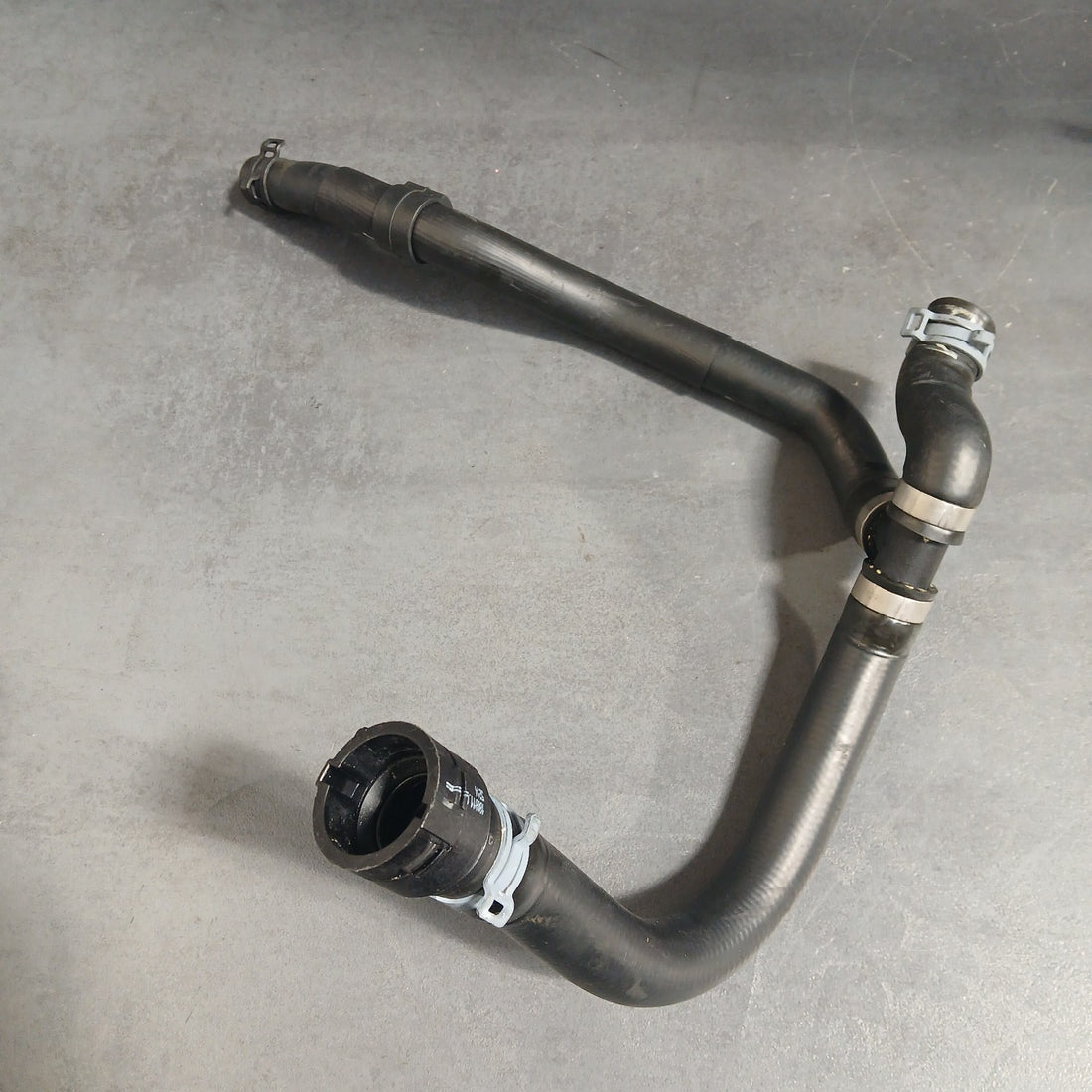 Original Volkswagen Passat B8 Kühlmittelrohr Schlauch 3B0122291B