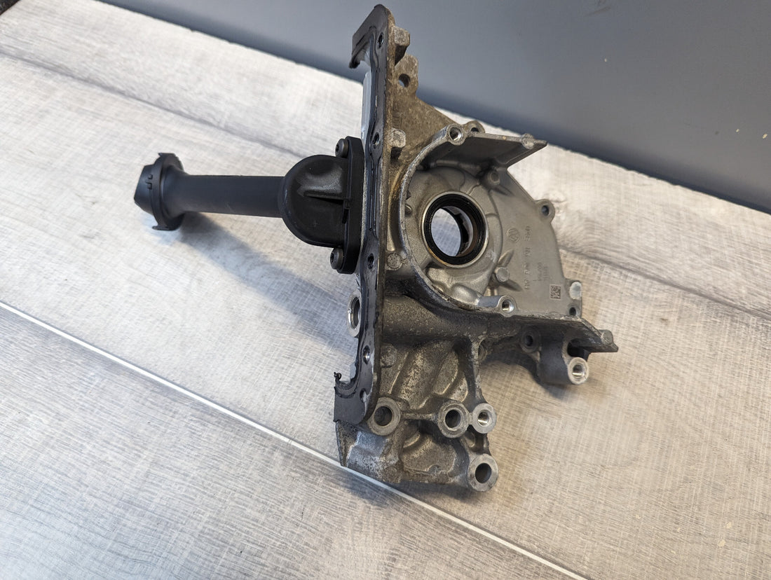 Original VW Golf7 1.2TSi Ölpumpe mit Saugrohr 04E115105AH 04E115251