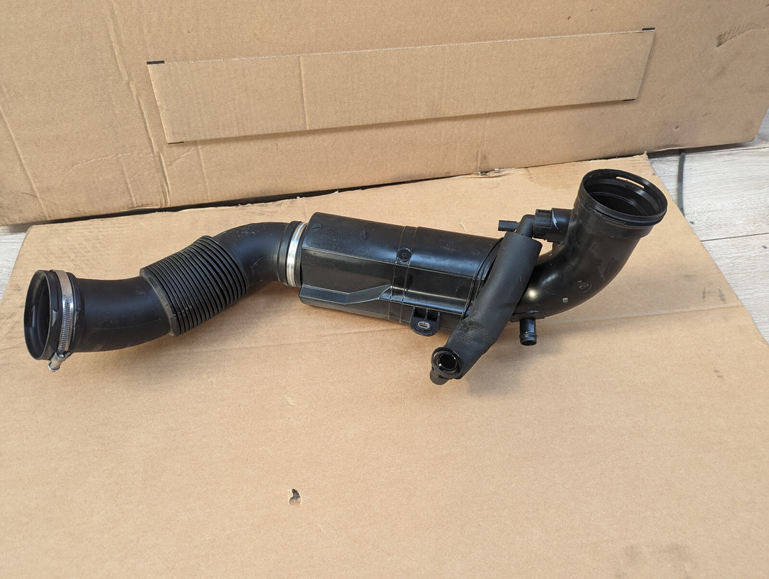 BMW F44 Reinluftrohr mit Resonator 8693166
