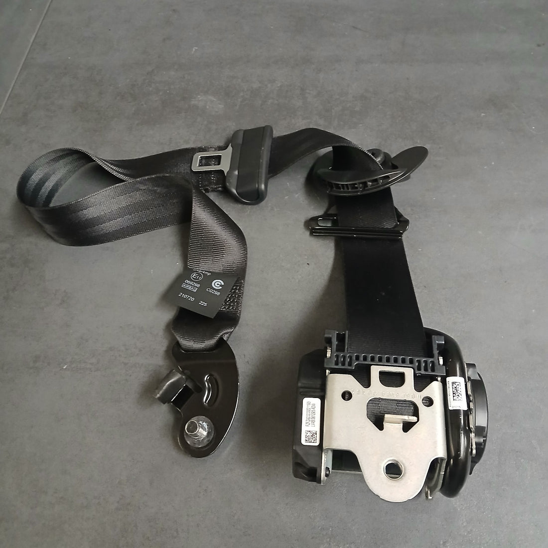 Original Ford Kuga III Vorne links Sicherheitsgurt LV4BS61295ADW