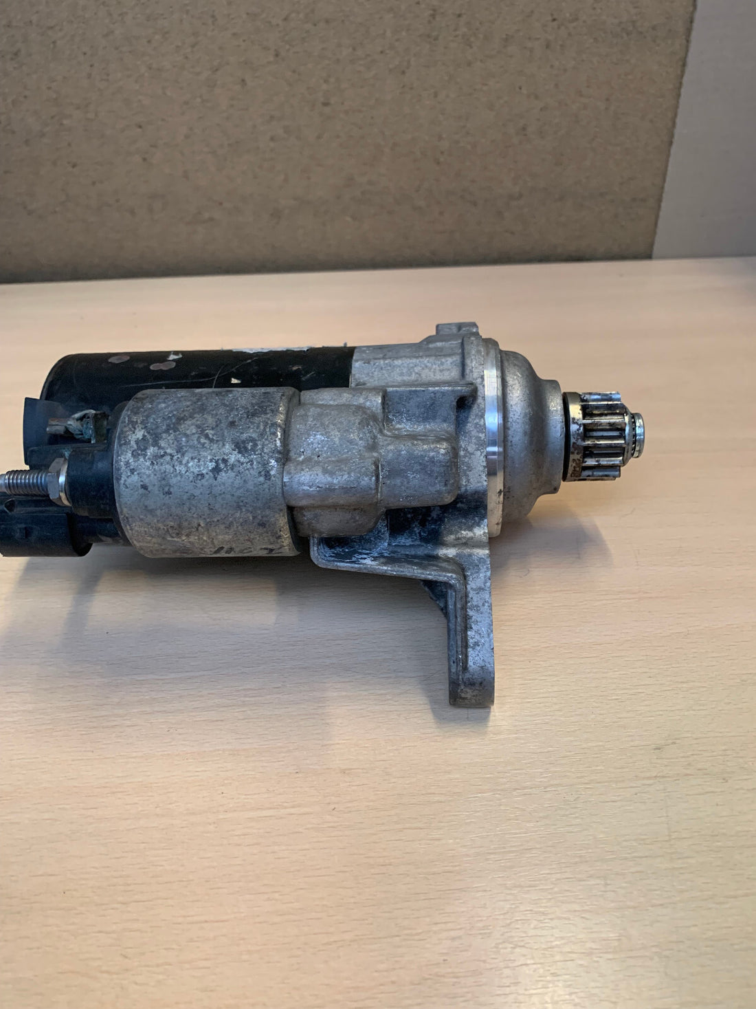 Original Bosch Anlasser Starter für VW Polo 6C 6R Fabia 6V 0001179512 02M911022F