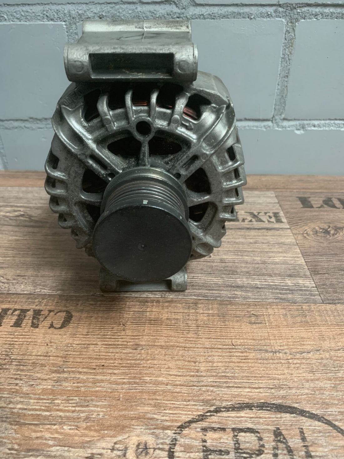 Original Mercedes Benz SLK R172 Lichtmaschine A0009067902