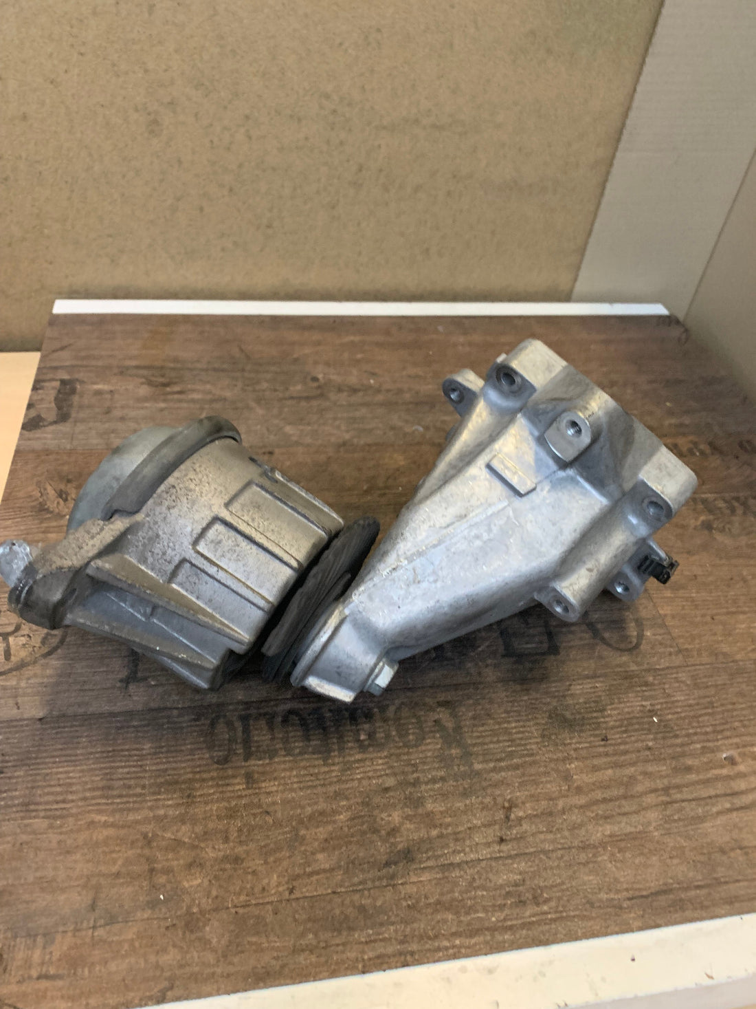 Original Mercedes Benz Motorhalter Motorlager A2042400117 A2712232704