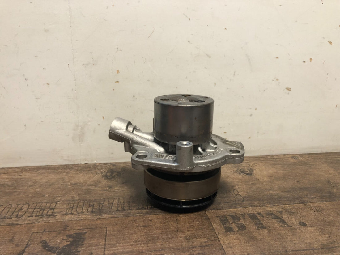 Original VW Skoda Seat Audi 2.0TDI CRM Wasserpumpe 04L011E
