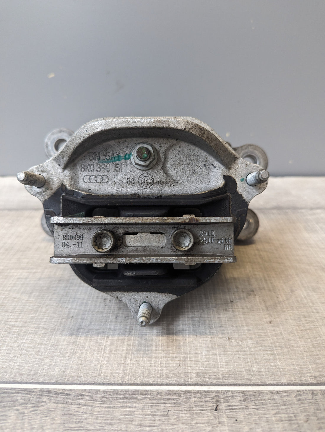 Audi A4 Getriebestütze Halterung 8K0399151 8K0399115T