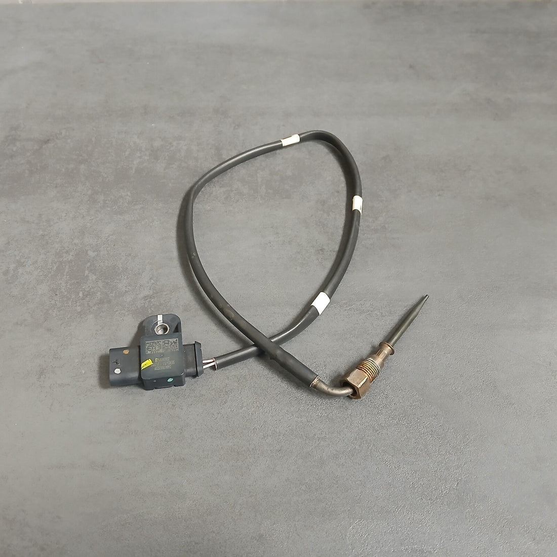 AGR Abgastemperatursensor Renault Nissan Dacia 226588992R