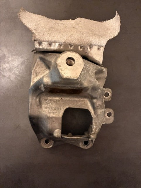 Getriebe Halterung für Audi 4M0199308CE