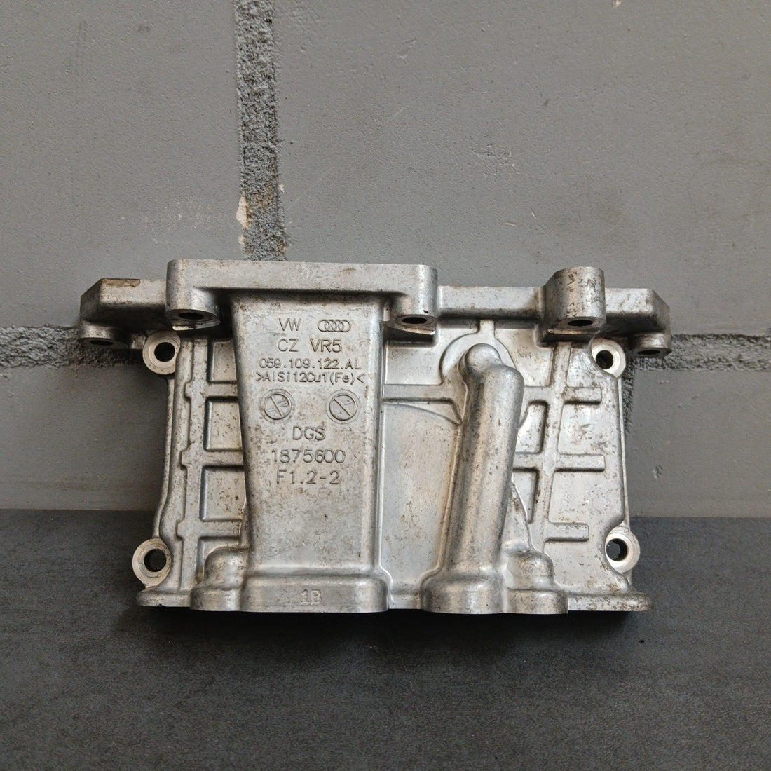Stirndeckel Abdeckung VW Audi Seat Skoda 059109122AL