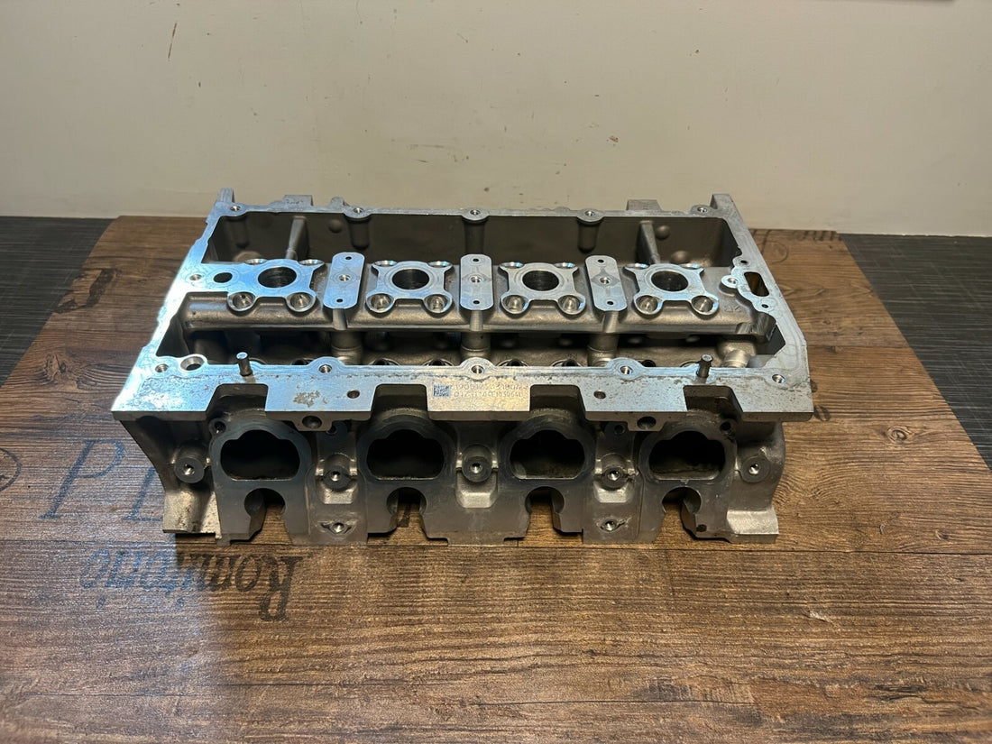 Original VW Golf Zylinderkopf ohne Ventile 04E103064L