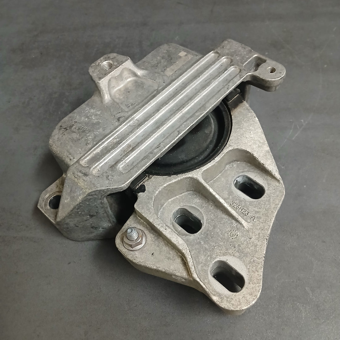 AMG Mercedes Benz Getriebehalter Getriebelager A1772404400