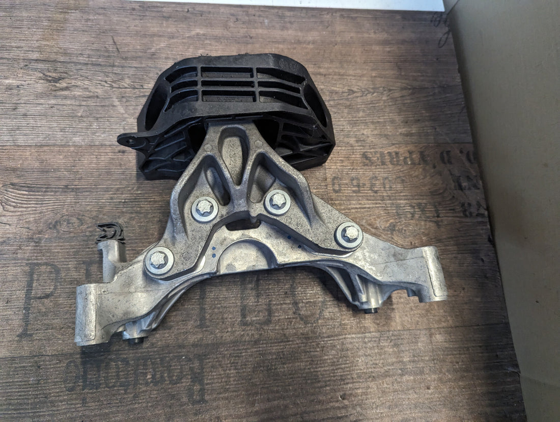 Motorhalter Peugeot Citroen 9813582980