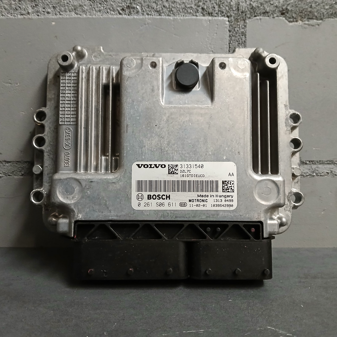 BOSCH Motorsteuergerät Original Volvo S60 V60 II 2 31331540 0261S06611