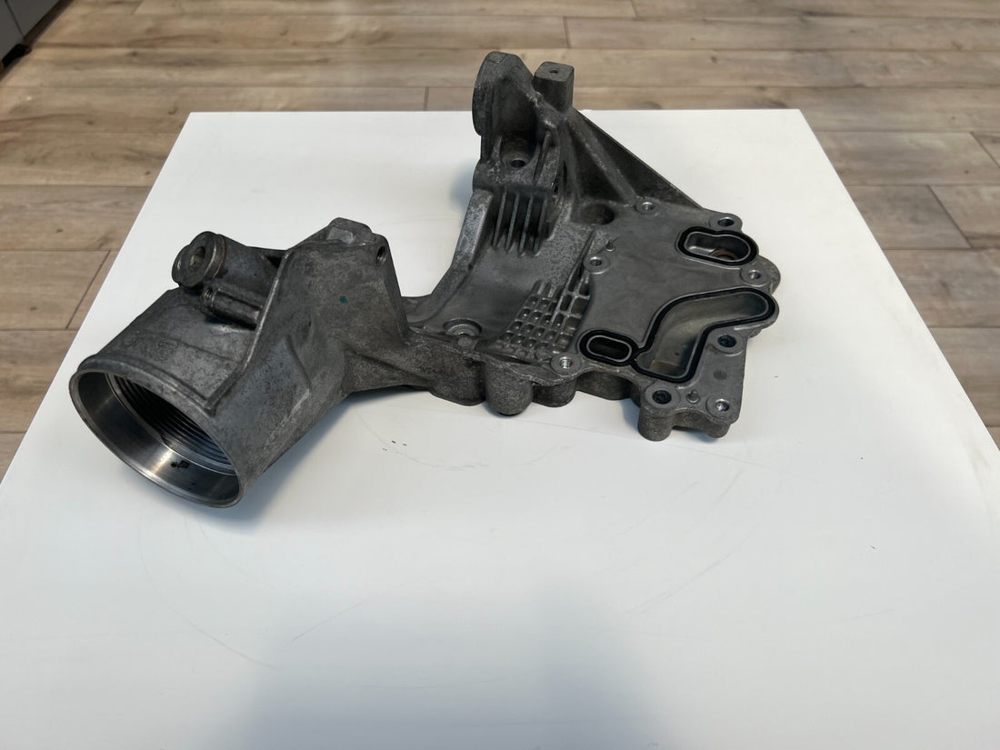Original Chevrolet Captiva 2.2 D Z22D1 Ölfiltergehäuse Halter 25183865