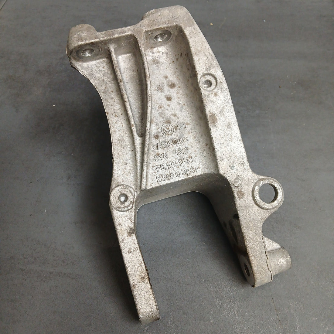 Original VW T5 T6 Transporter Motorstütze vorne Motor Halter Stütze 7E0199343B