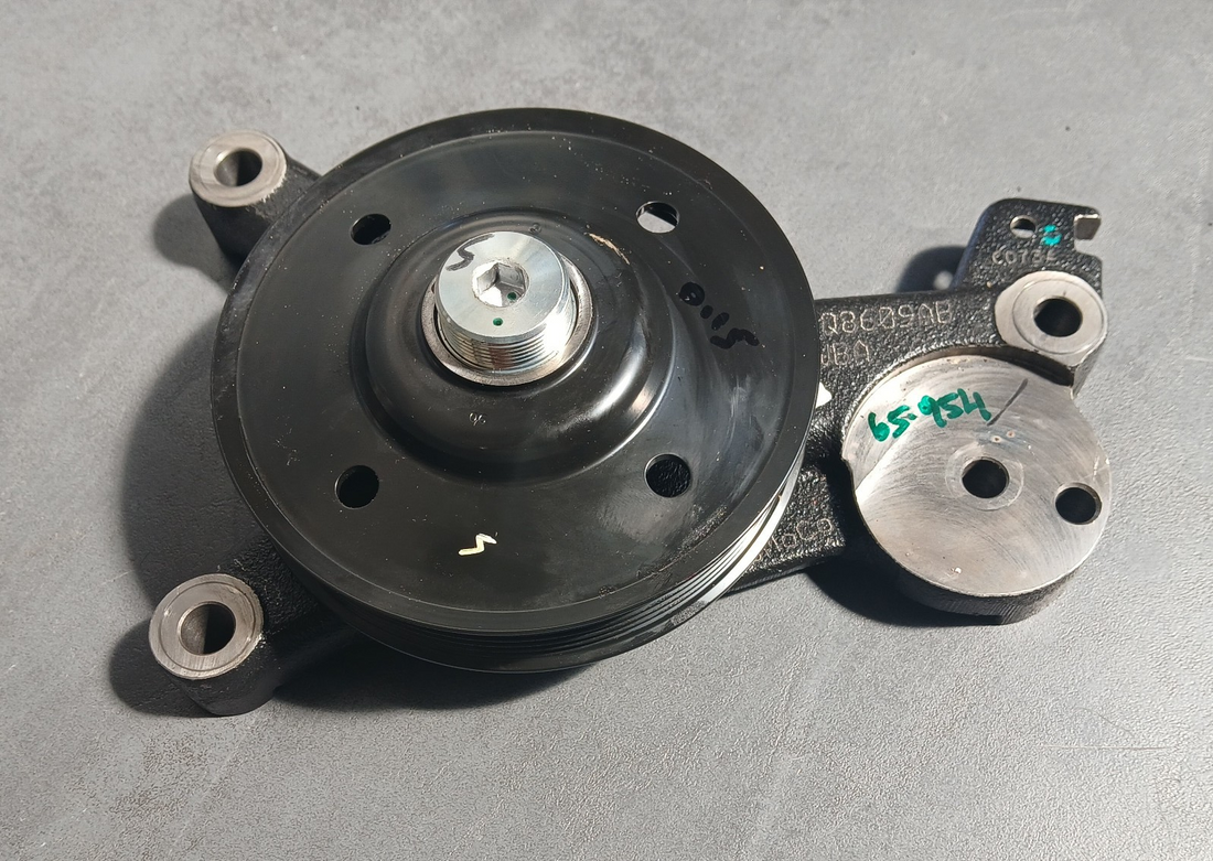 Original Ford Ranger Wasserpumpenriemenscheibe 2.0 TDCi JB3Q8609AB