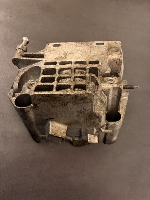 Halter Kraftstofffilter für Ford Peugeot 9804498180