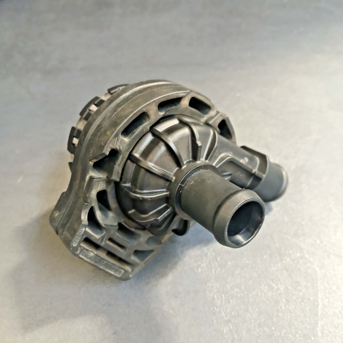 VW Crafter 2,0 TDI Zusatzwasserpumpe 2N0965567C
