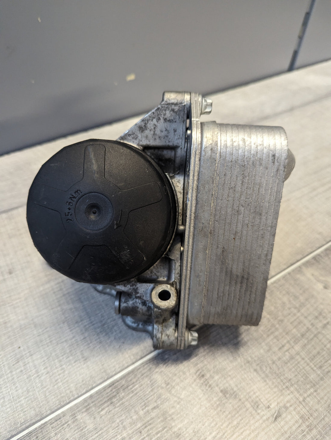Original BMW E60 Ölfiltergehäuse 7516383
