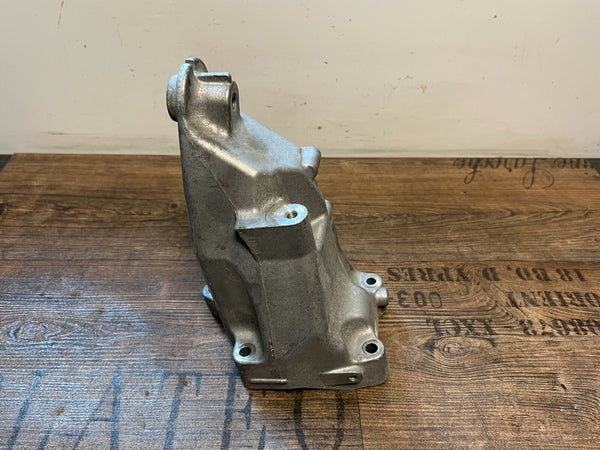 Original Mercedes Benz W205 C220D 651 Engine mount right A6512234304
