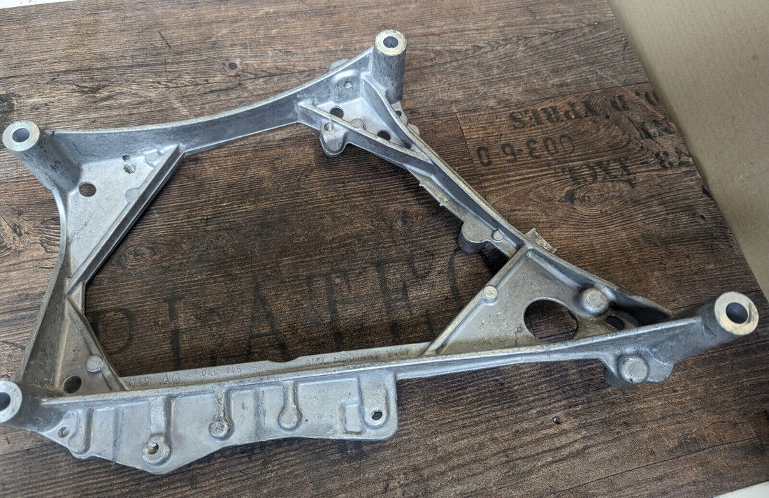 Original VW T6 Halter Ladeluftkühler 04L145160C