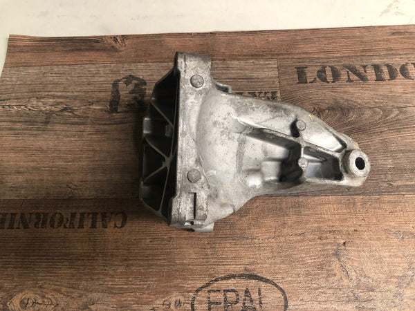 Mercedes Benz Vito 116 CDI OM651.950 Engine mount A6512235704