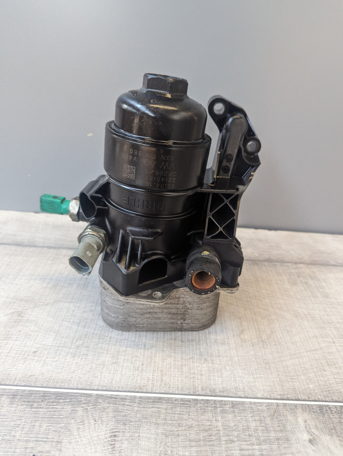 Original VW Audi  Ölfiltergehäuse mit Ölkühler 03N115389K