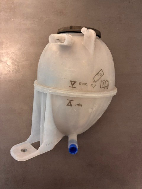 VOLKSWAGEN  Kühlmittel Expansion Tank  2H0121407D