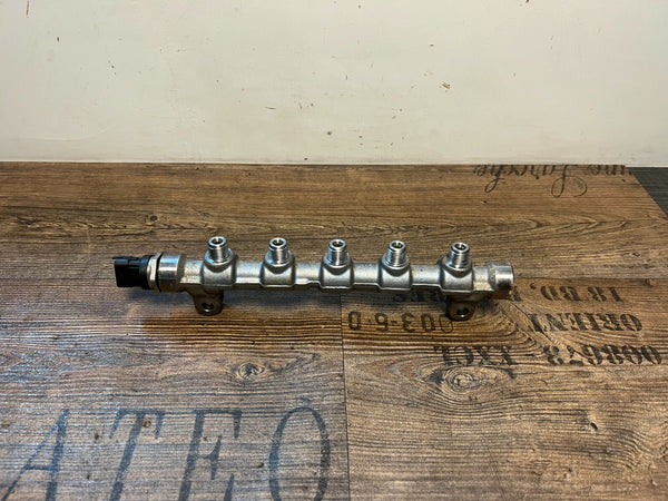 Original Hyundai I40 1.7 CRDI Kraftstoffverteiler Rail-Rohr 28201-2A800