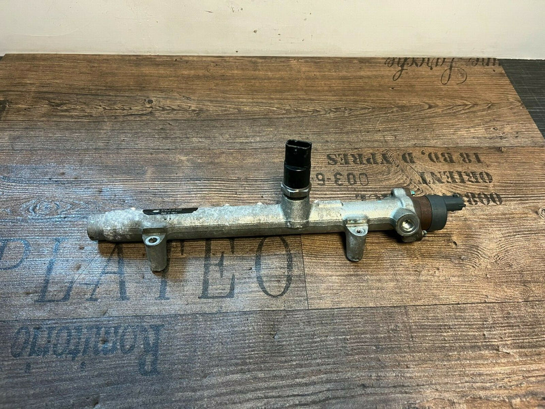 Original Hyundai Kia 1,5 CRDI Rail- Rohr Kraftstoffverteiler 31400-27500