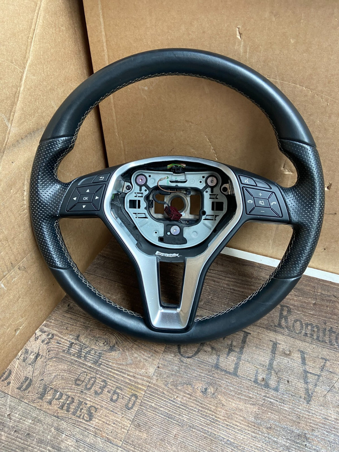 Original Mercedes W218 A-Klasse B-Klasse Lederlenkrad Multifunktion A2184601918