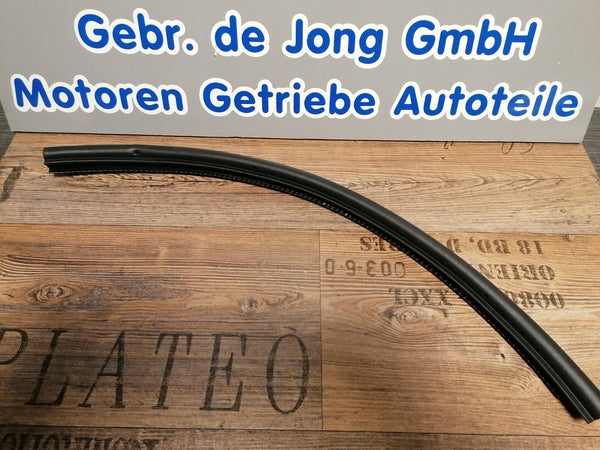 Land Rover Defender Deurrubber voor links ALR6136