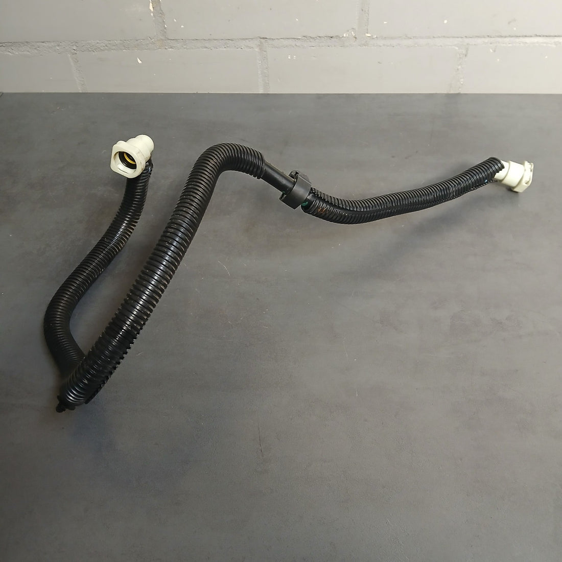 Original FORD KUGA III DFK Kraftstofftankrohr     P2B56265