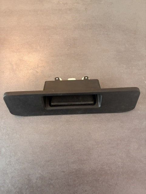 Entriegelungsgriff für Mercedes-Benz A1667500493