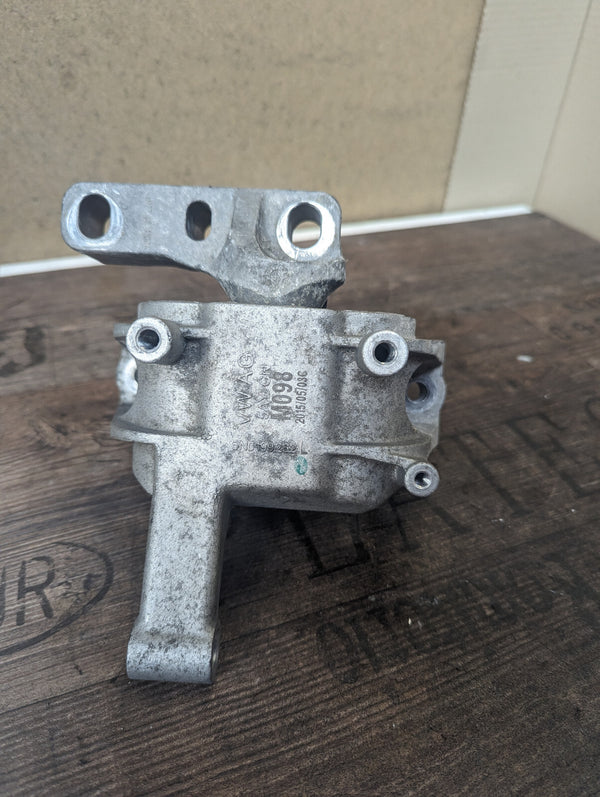 Engine mount Engine mount VW Tiguan 5N0199262L