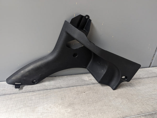 Mercedes Benz Sprinter A-Pillar Trim panel A9076880000