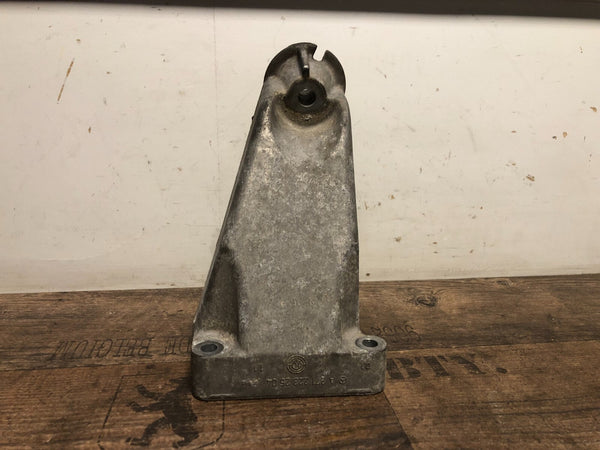 Original Mercedes-Benz OM271 Motorhalter rechts A2712232504