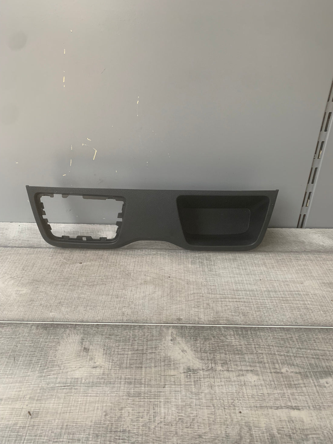 Mercedes Benz Sprinter W907 innen Verkleidung Fach Schaltkulisse A9106833100