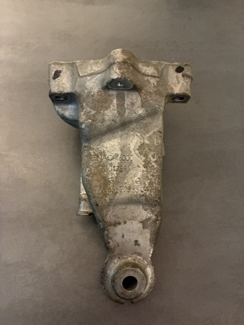 Motorsteun Motor Beugel voor rechts voor Mercedes Benz VITO W447 A6512235804