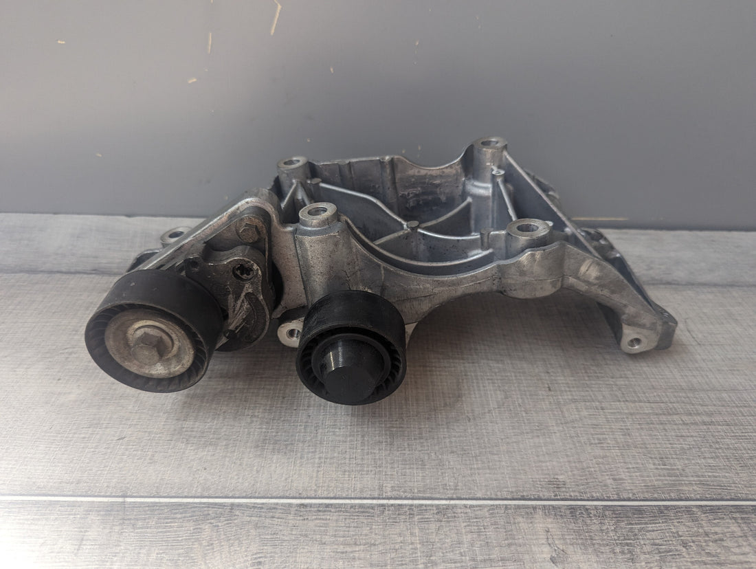 Nissan Navara Lichmaschinenhalterung 117107563R