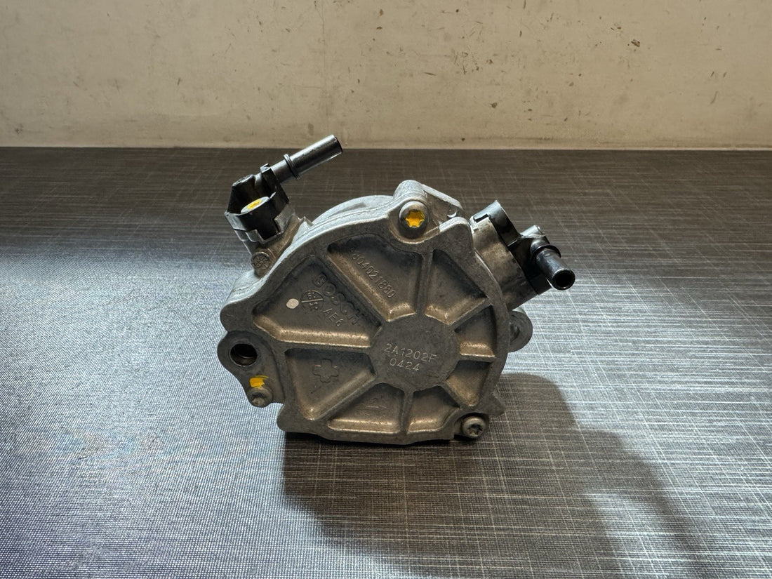 Original Ford Peugeot Fiat  Vakuumpumpe  9804021880