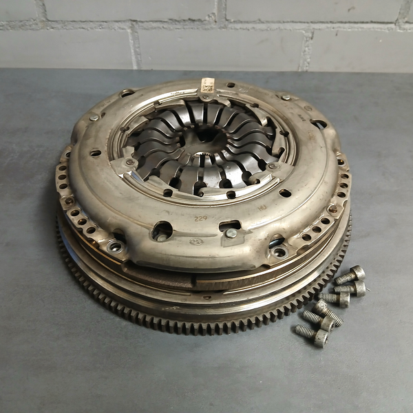 Kupplungssatz Schwungrad Original LuK für BMW 1er 2er X1 & X2 B38B15A 8671941