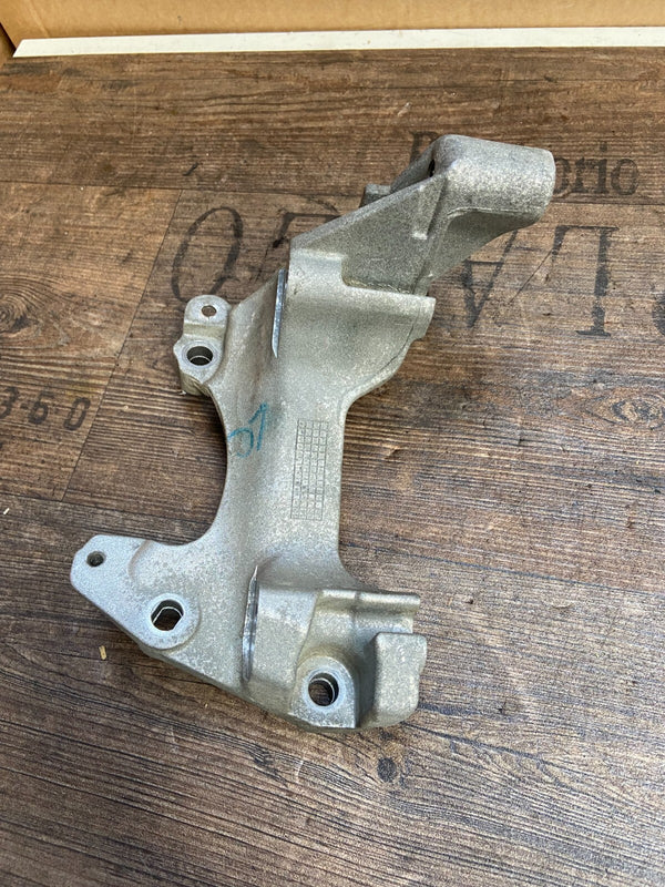 Renault Dacia 0,9 TCE H4B-400 Halterung Lima Spannrolle 117108063R