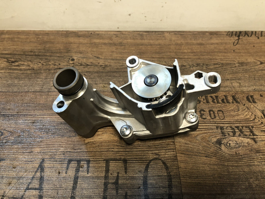 Original Ford Focus III 1,0 L Eco Boost  2019 B7DA  Wasserpumpe H6BG-8501-AA 