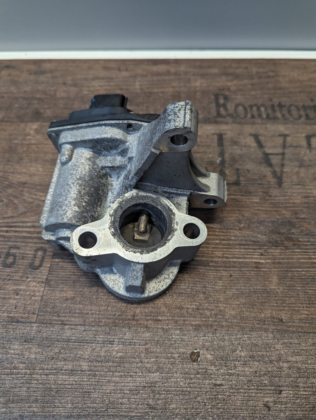 Original AGR Ventil für Renault Nissan H8201068965 147102408R