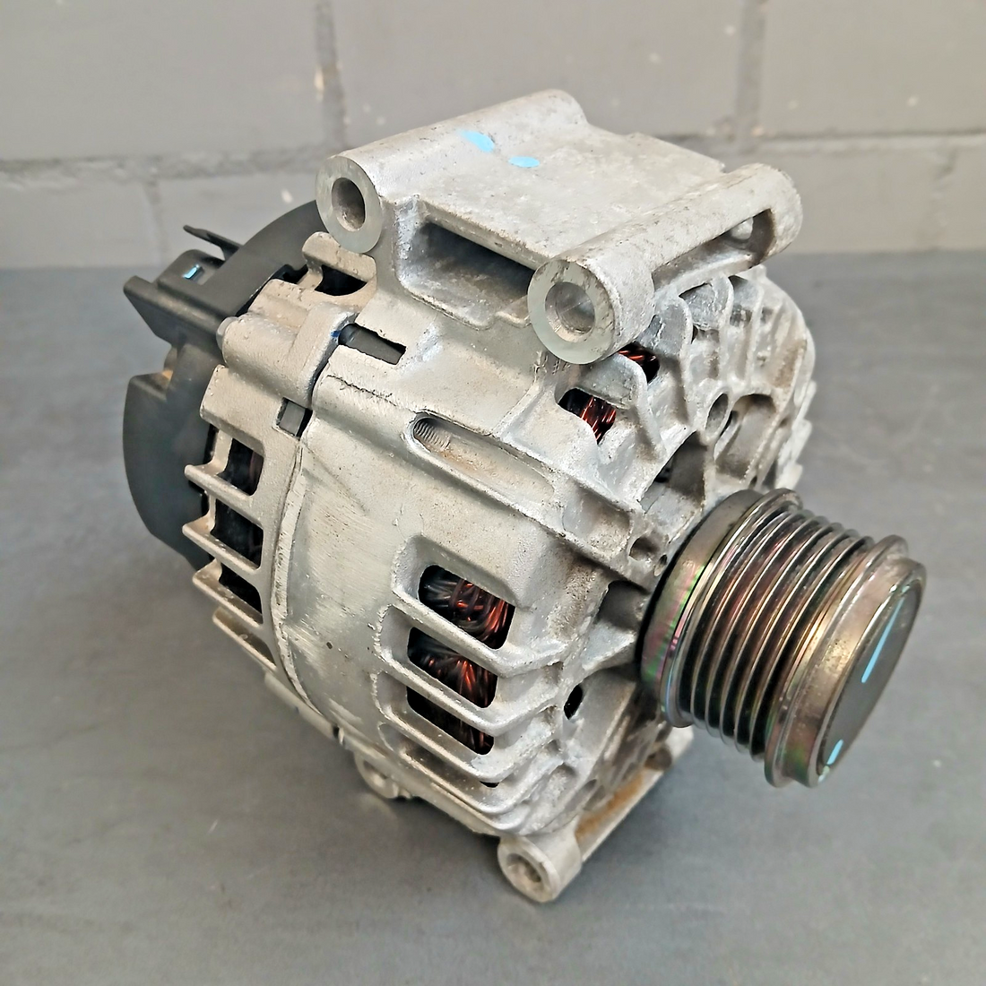 Original VW Lichtmaschine auch Seat Skoda 06K903026C