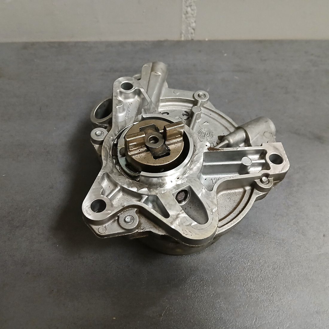 Vakuumpumpe Unterdruckpumpe Ford Citroen DS Fiat 2.0 TDCI 9673836180